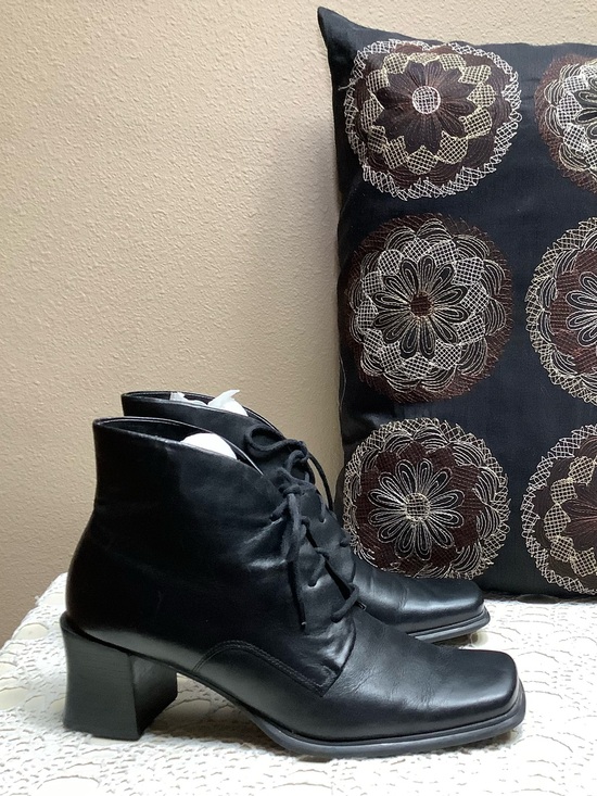 Pesaro Shoes - Retro 90s Y2K Vintage PESARO Black Leather Chunky Square Toe Ankle Boots Sz 8.5